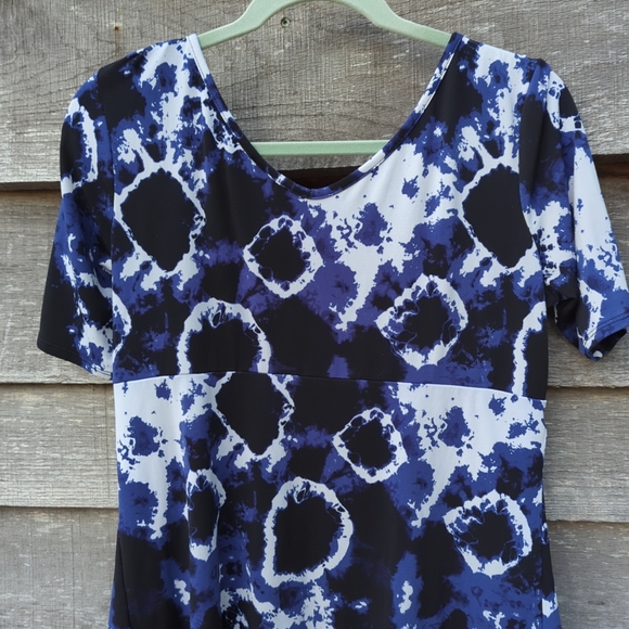 New Directions Women Black/Blue/White Short Sleeve Blouse Large Poly/Spandex - Picture 9 of 9